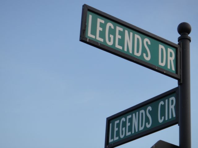 must be some famous people near by famous people
