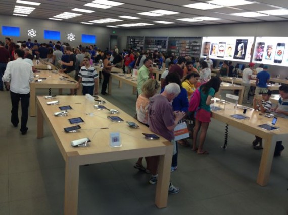 Apple flagship store at Mall At Millenia, Orlando, Florida
