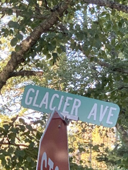 Glacier Avenue street sign