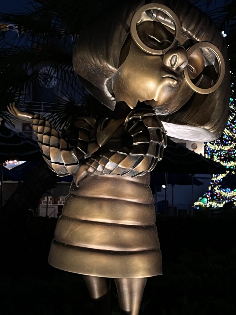 Edna mode statue at Disney World