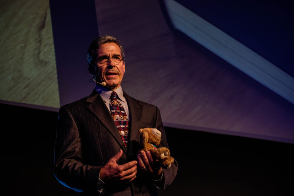 Disney Customer Service Keynote Speaker Jeff Noel